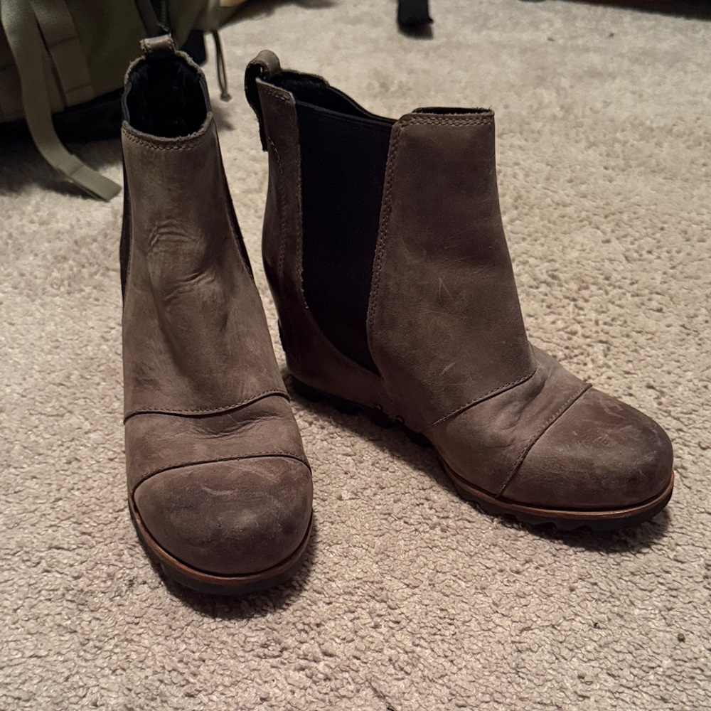 Sorel Dusty Brown Wedge Ankle Boots